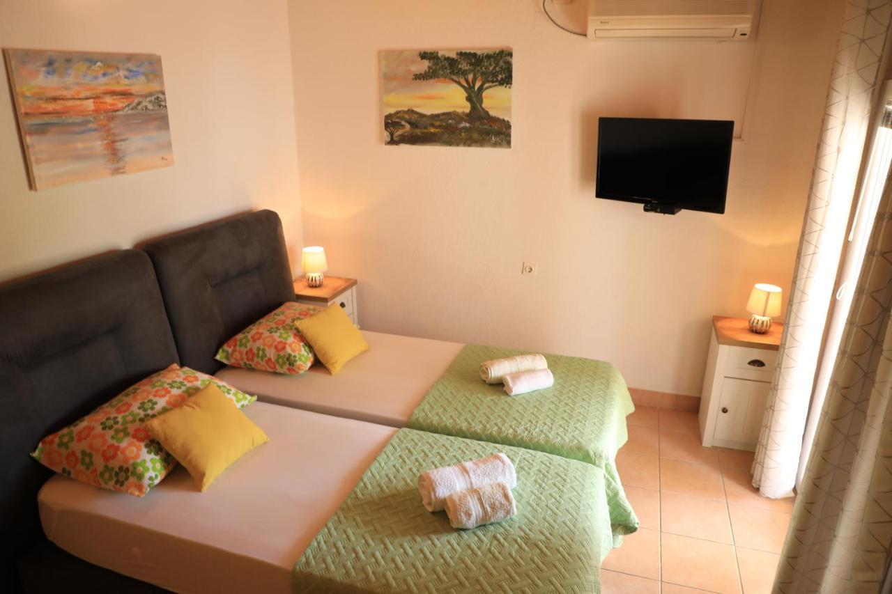 Apartmani Sarlija Pakostane Luaran gambar