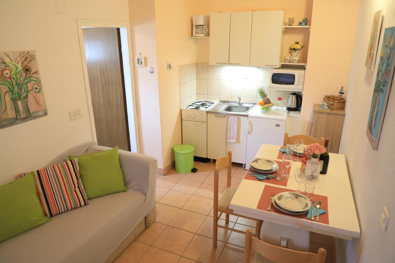 Apartmani Sarlija Pakostane Luaran gambar