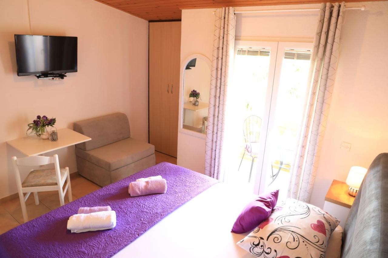 Apartmani Sarlija Pakostane Luaran gambar