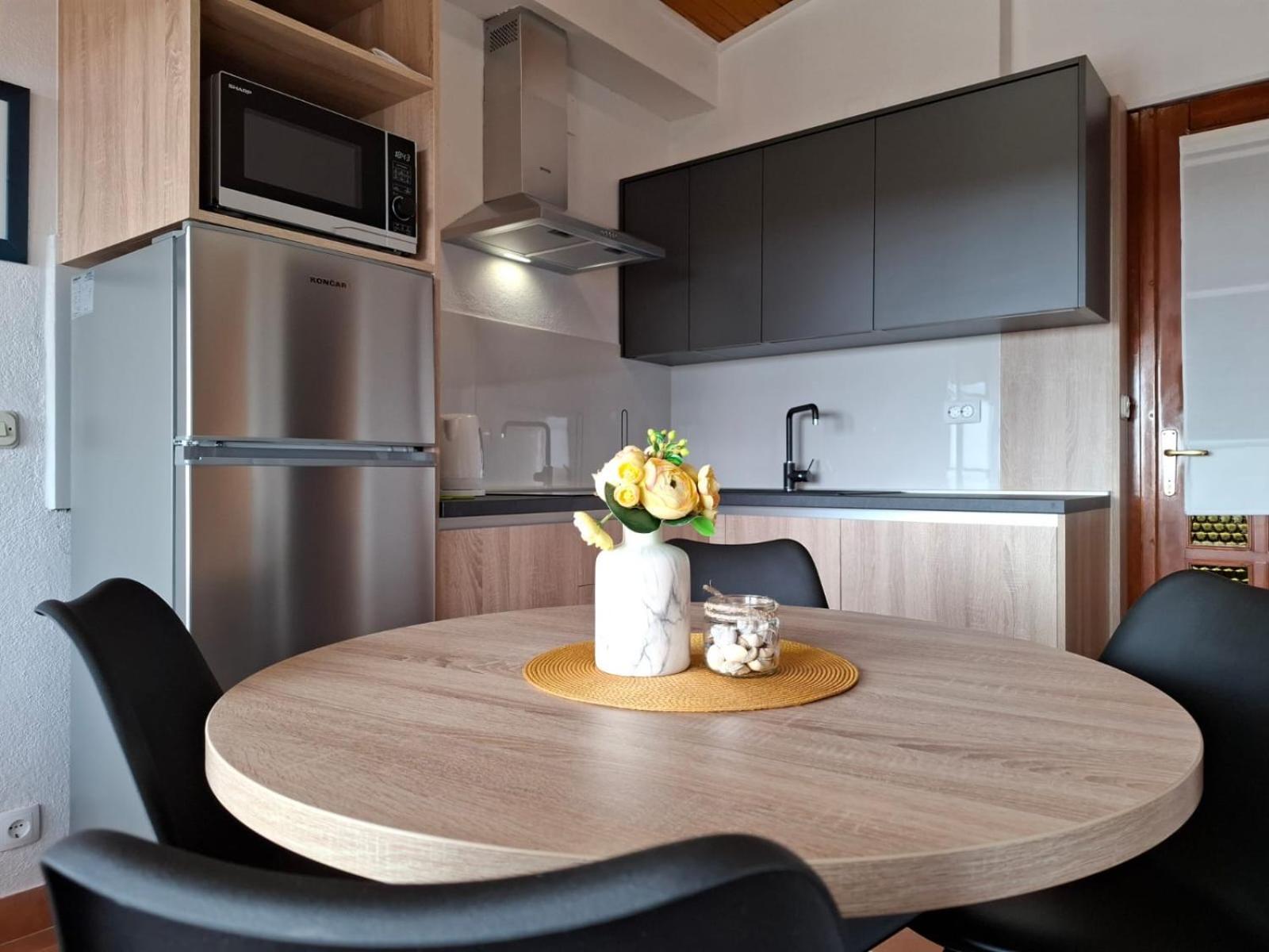 Apartmani Sarlija Pakostane Luaran gambar
